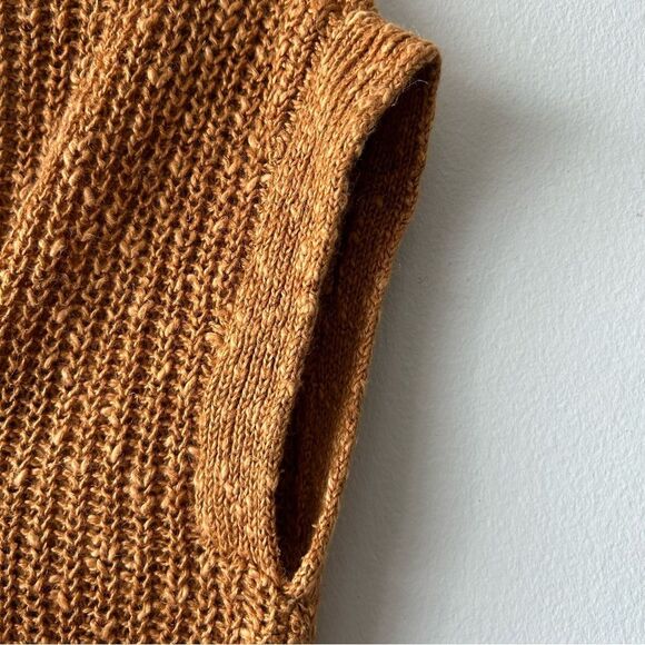 Billy Reid Linen blend Tan V-Neck Vest Sweater - Picture 4 of 6